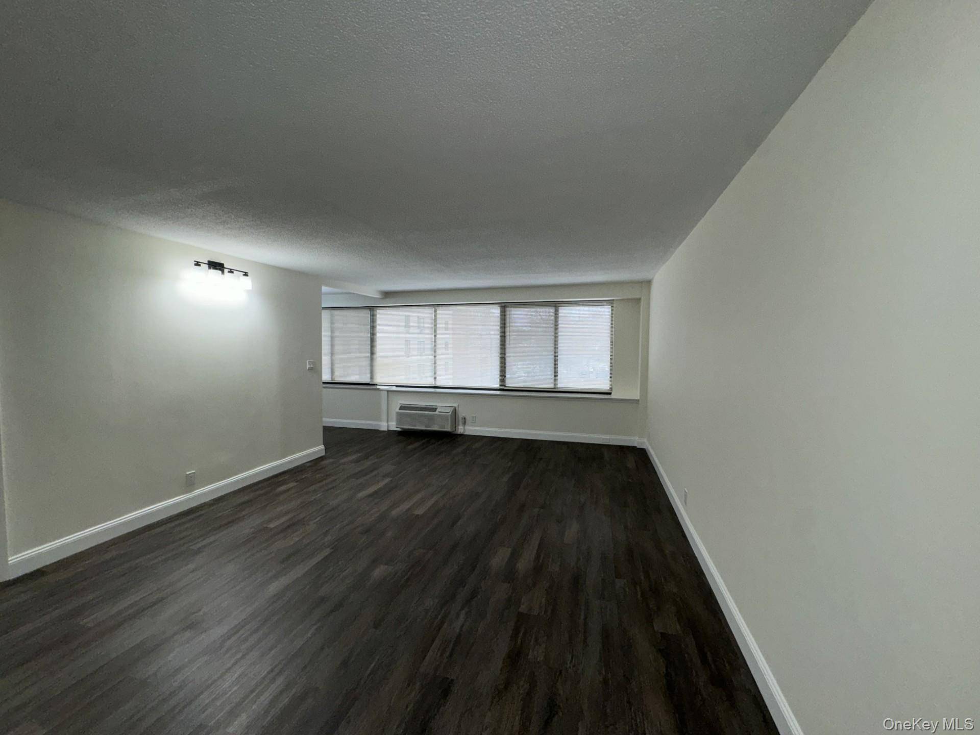 15 Stewart PL #3D, White Plains, NY 10603