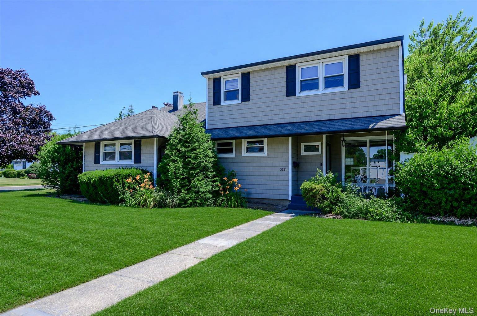 3251 Neptune AVE, Oceanside, NY 11572