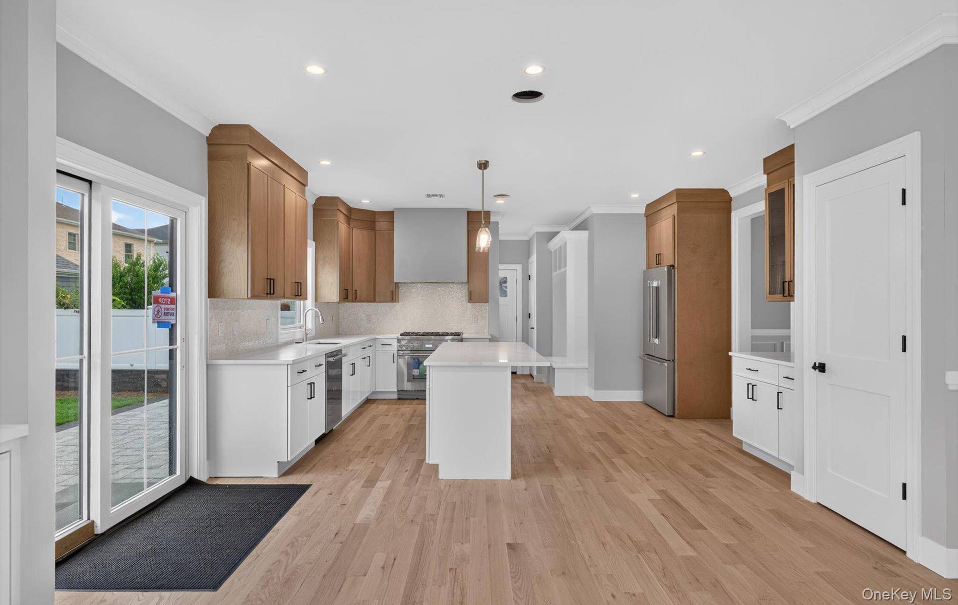 170 San Juan AVE, Albertson, NY 11507