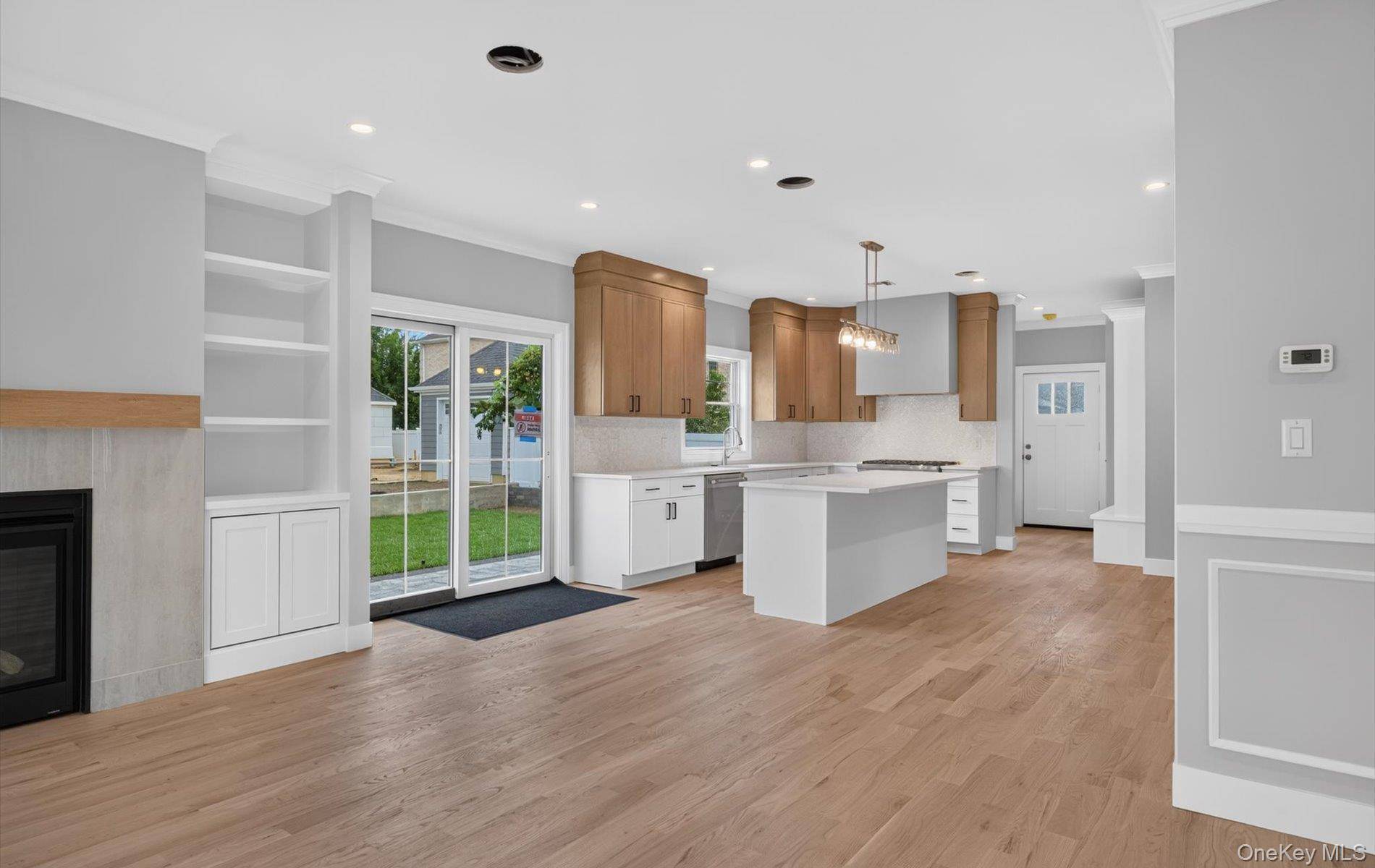 170 San Juan AVE, Albertson, NY 11507