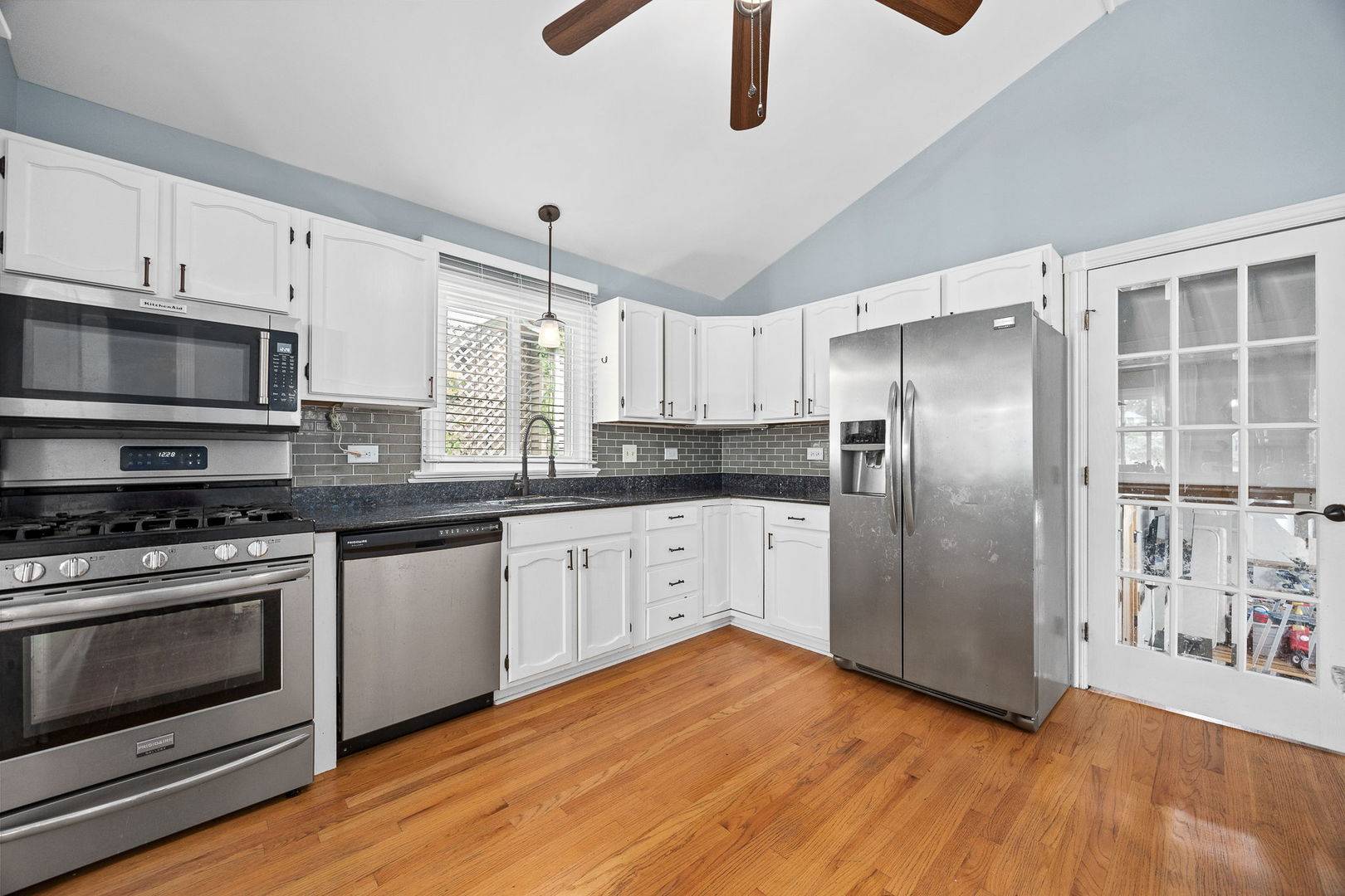 3S625 LORRAINE AVE, Warrenville, IL 60555