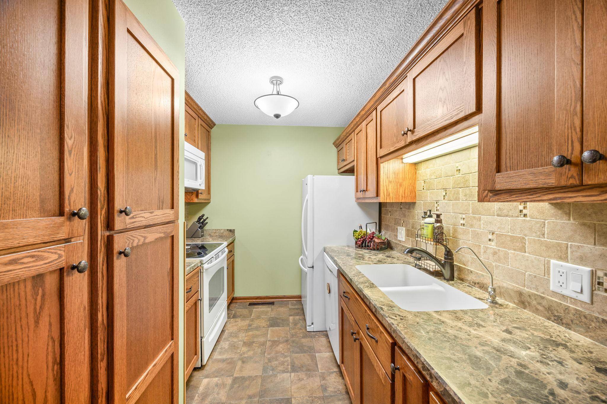 111 Morningside DR NE, Hutchinson, MN 55350