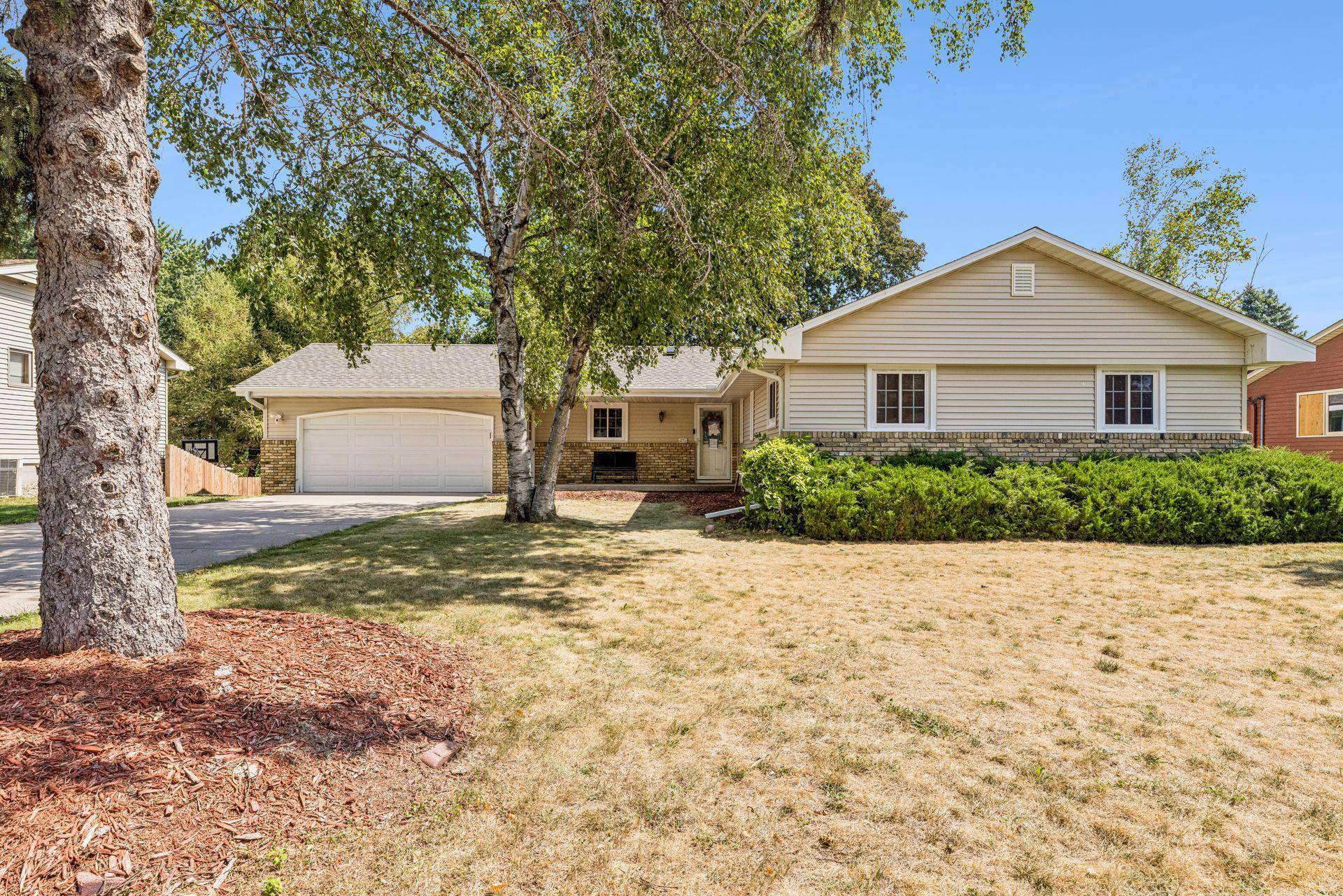 95 15th AVE SW, New Brighton, MN 55112