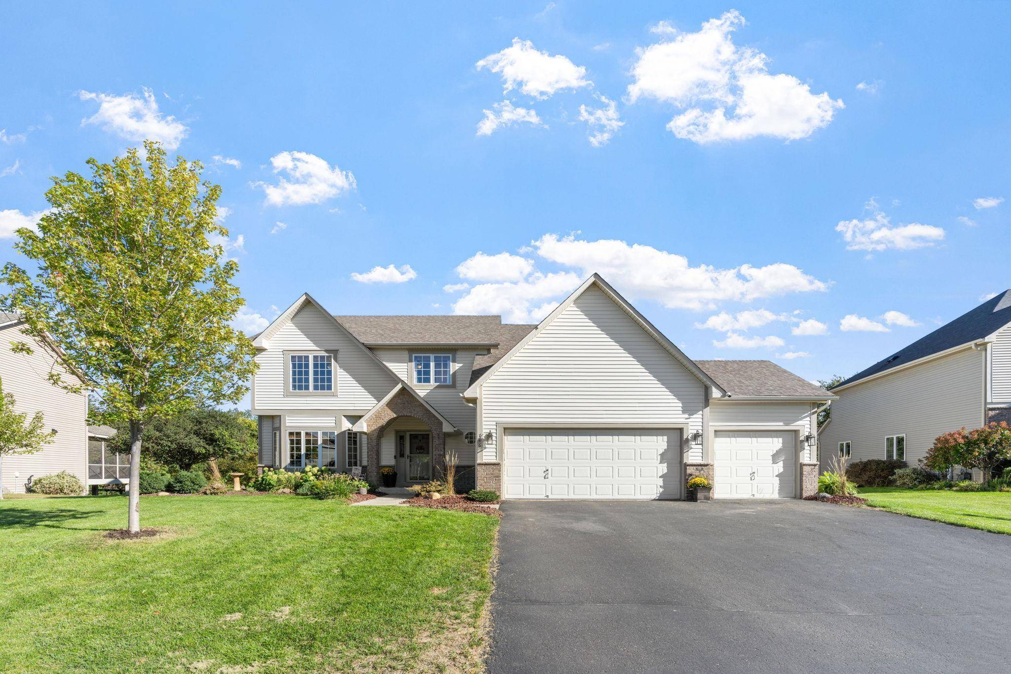 746 Riesgraf RD, Carver, MN 55315