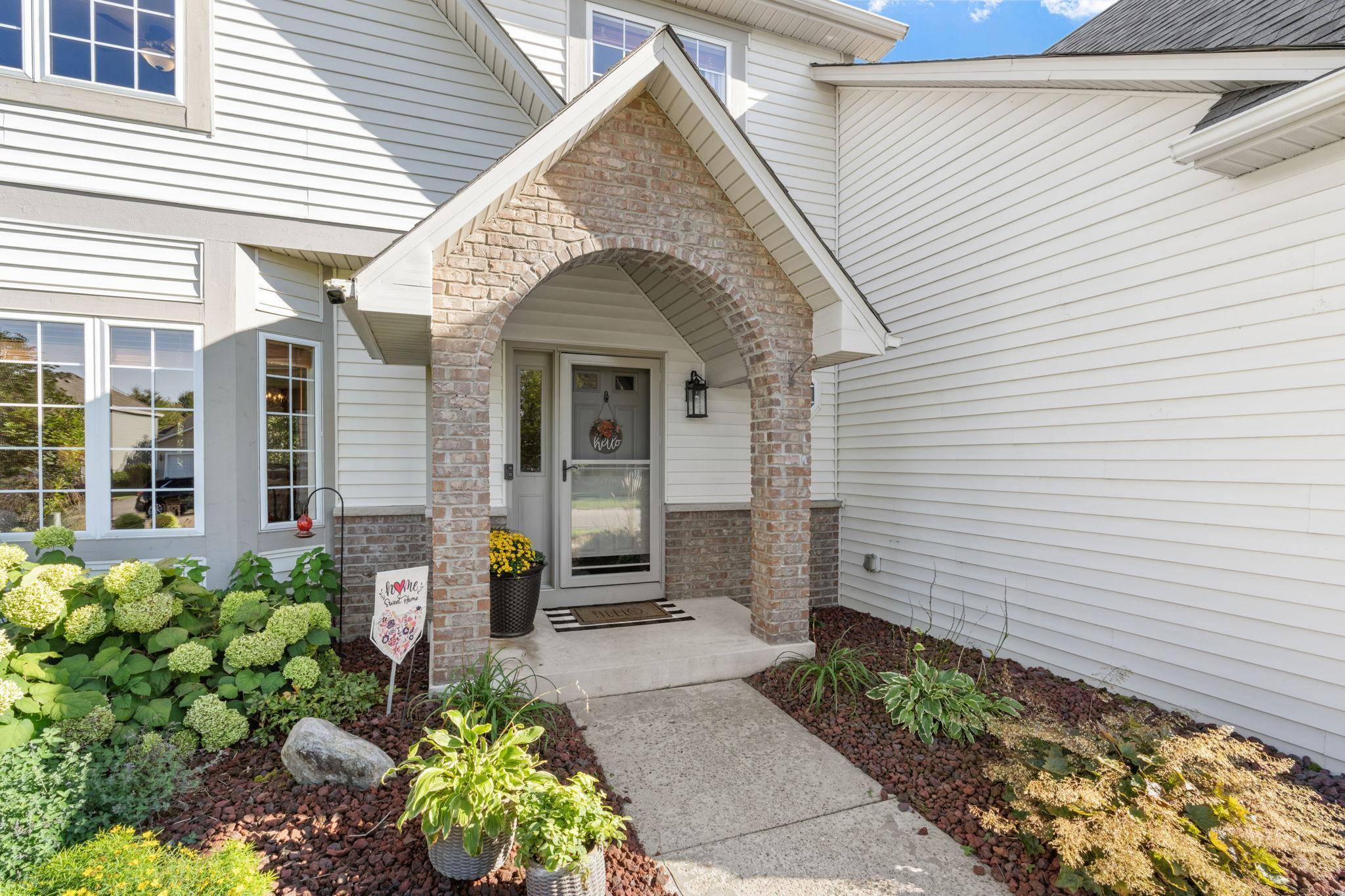 746 Riesgraf RD, Carver, MN 55315