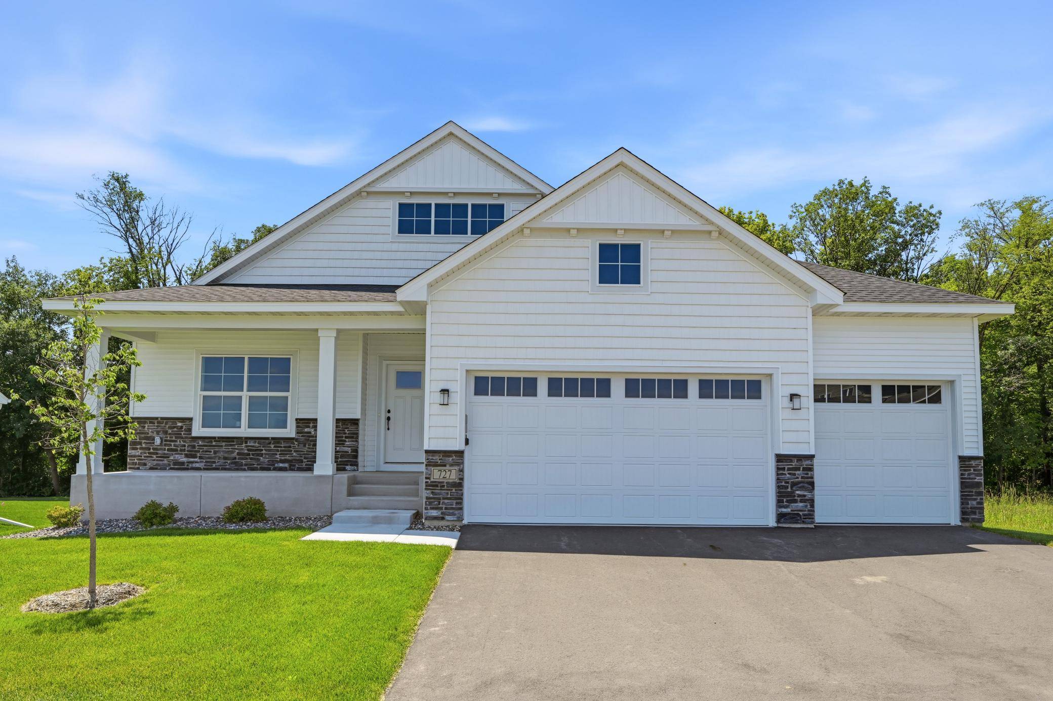 727 Rosebud LN, Delano, MN 55328