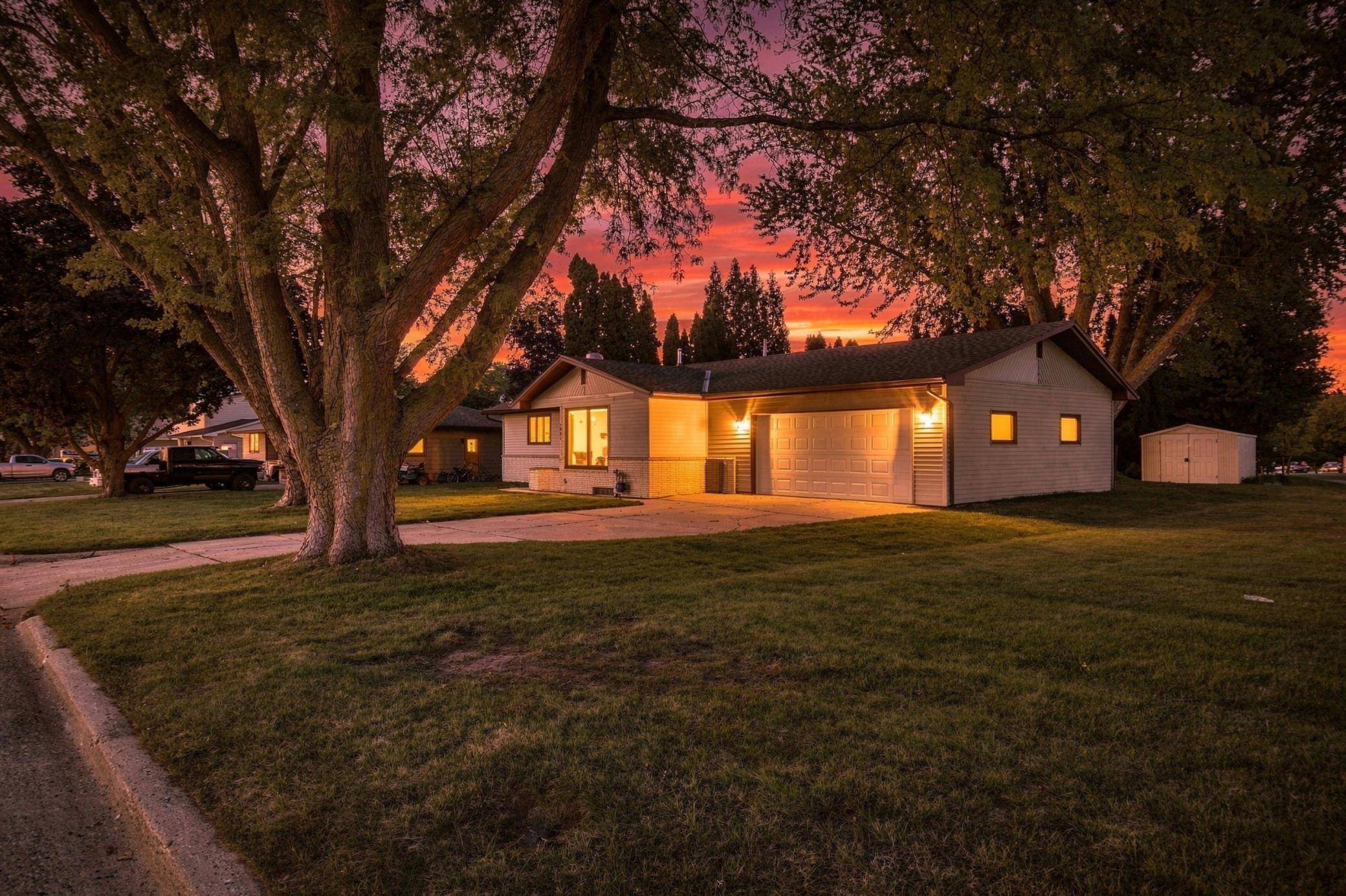1021 Van Buren AVE, Owatonna, MN 55060