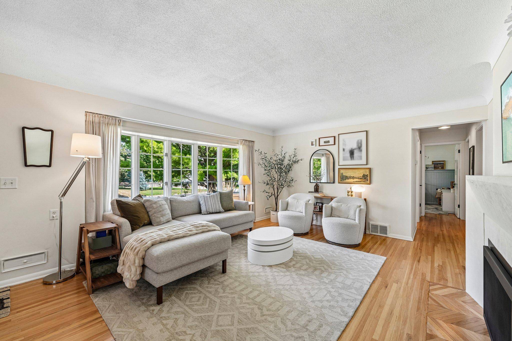 5109 Grove ST, Edina, MN 55436