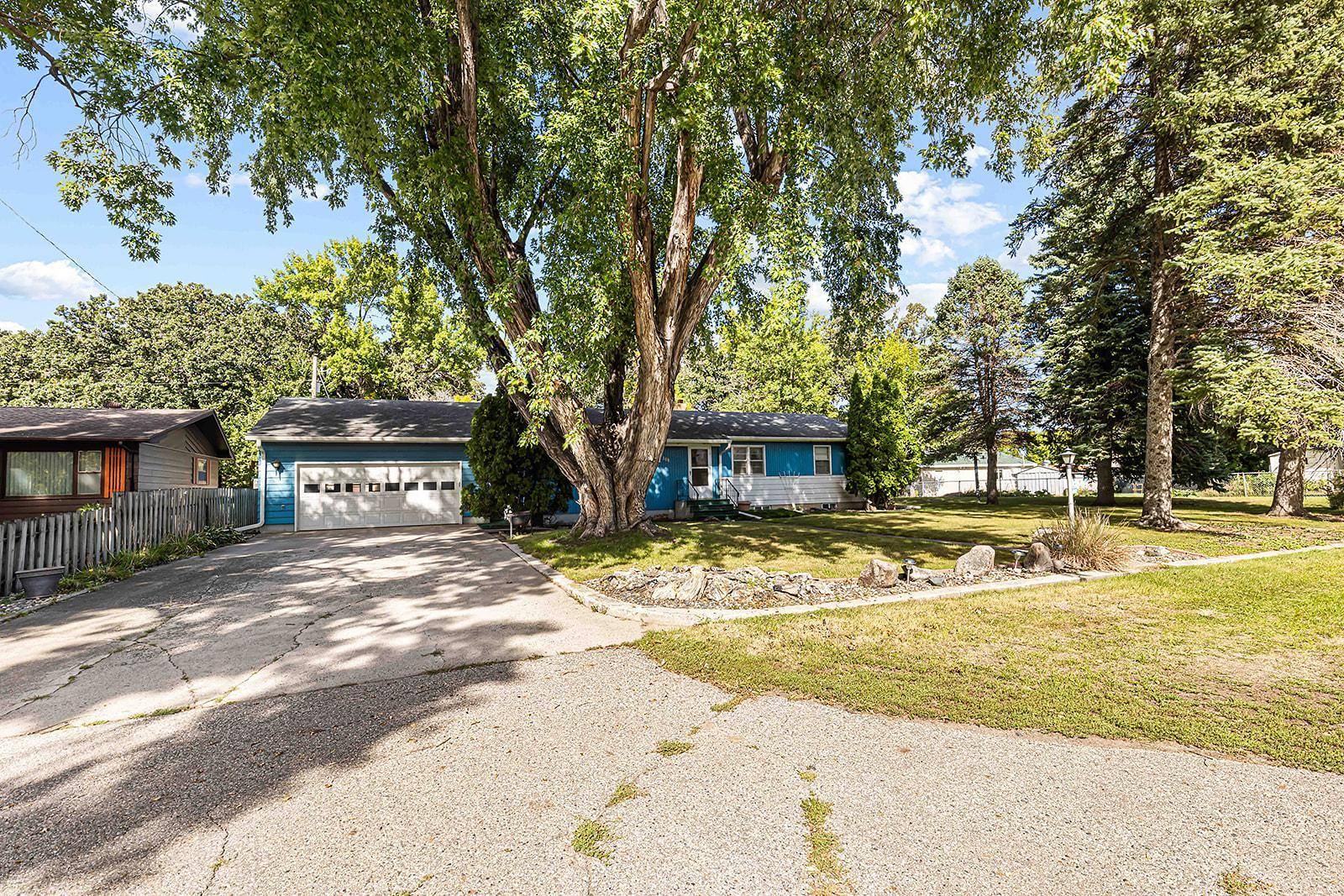 208 Mickey Mouse AVE S, Horace, ND 58047