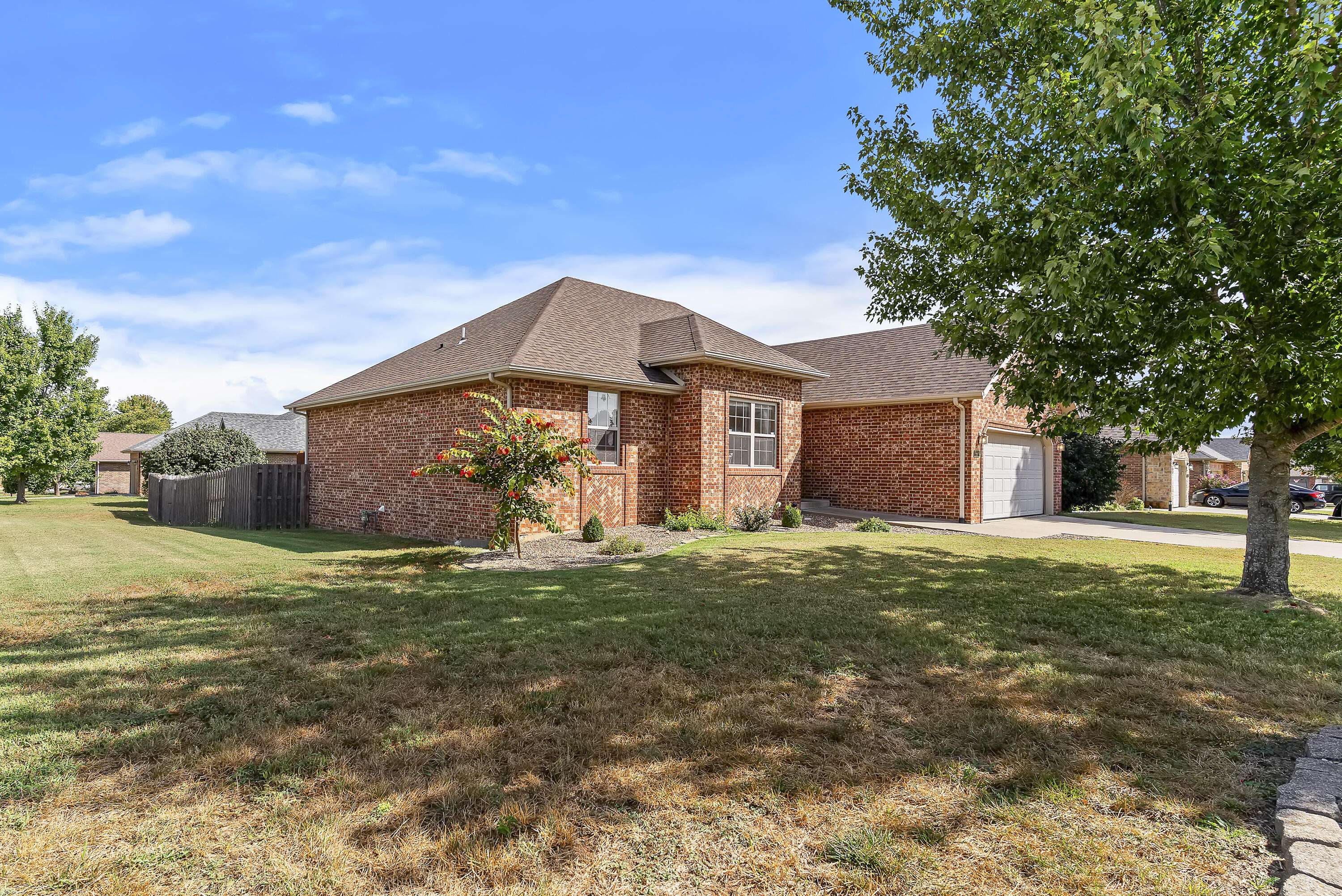 867 W Sole DR, Nixa, MO 65714