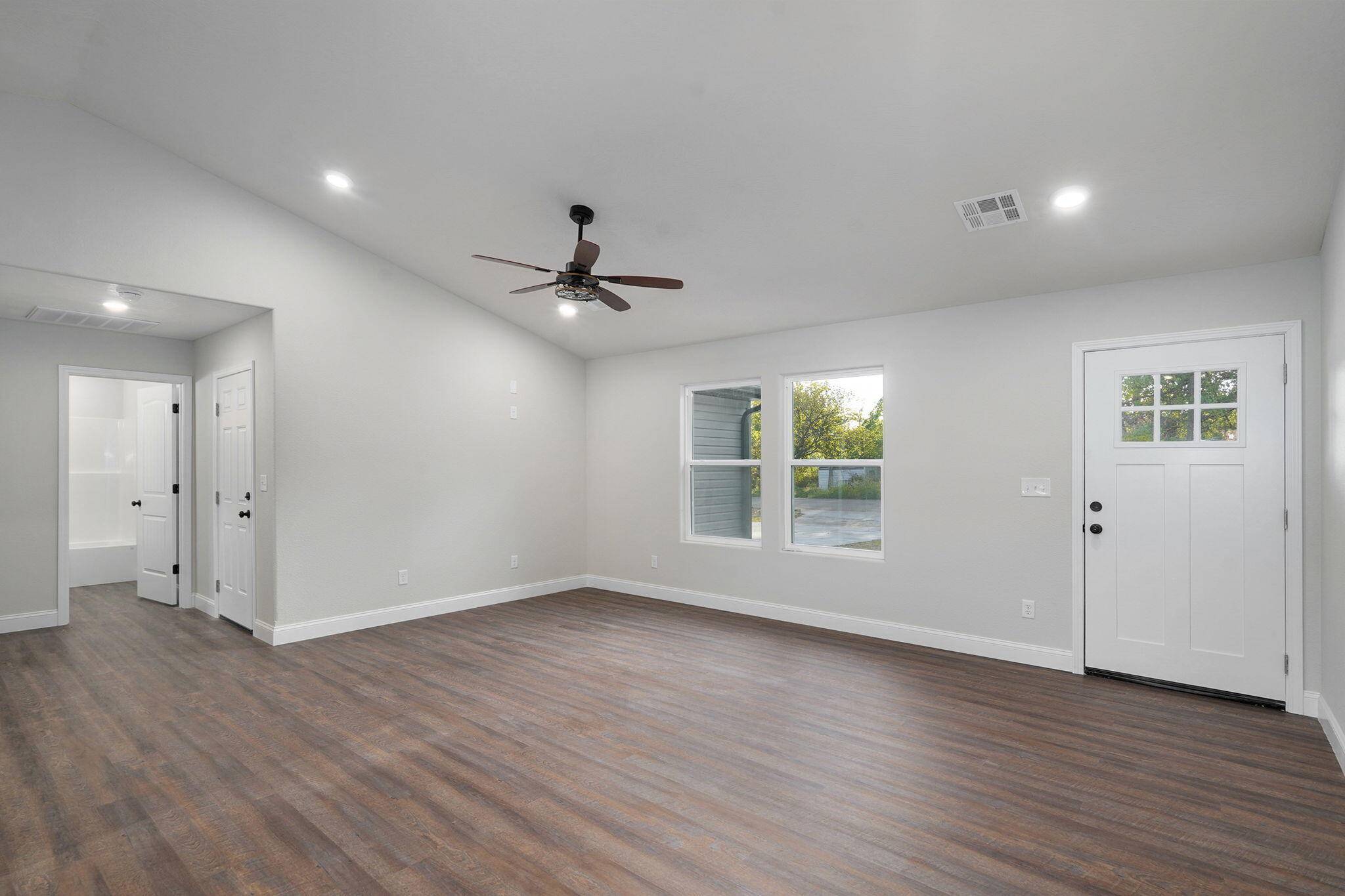 314 N Park AVE, Aurora, MO 65605