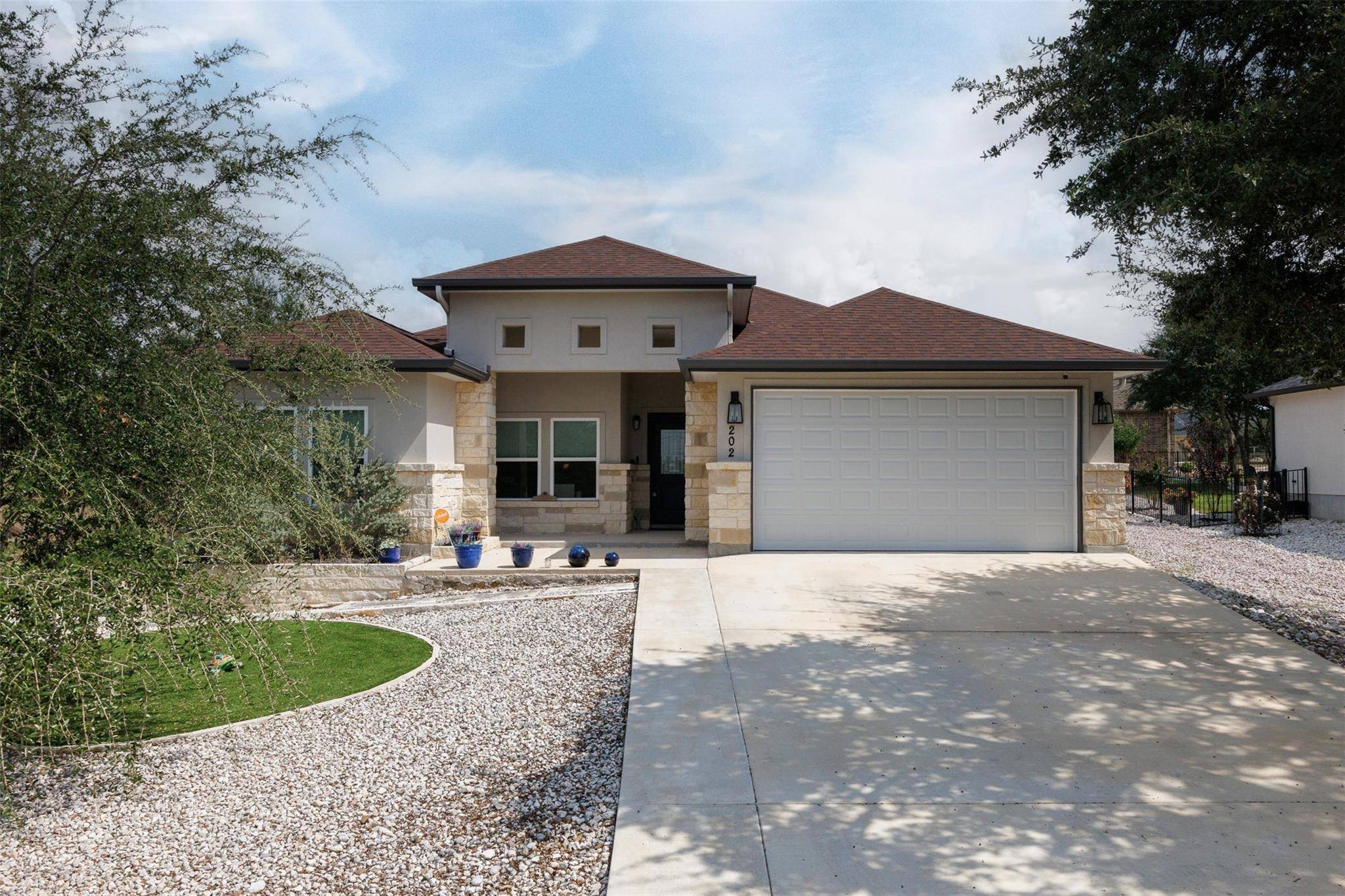 202 ROY NICHOLS DR, Blanco, TX 78606