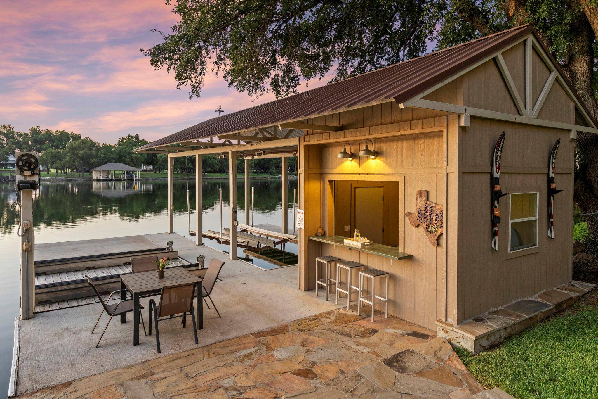 1932 Granite Cove RD, Kingsland, TX 78639