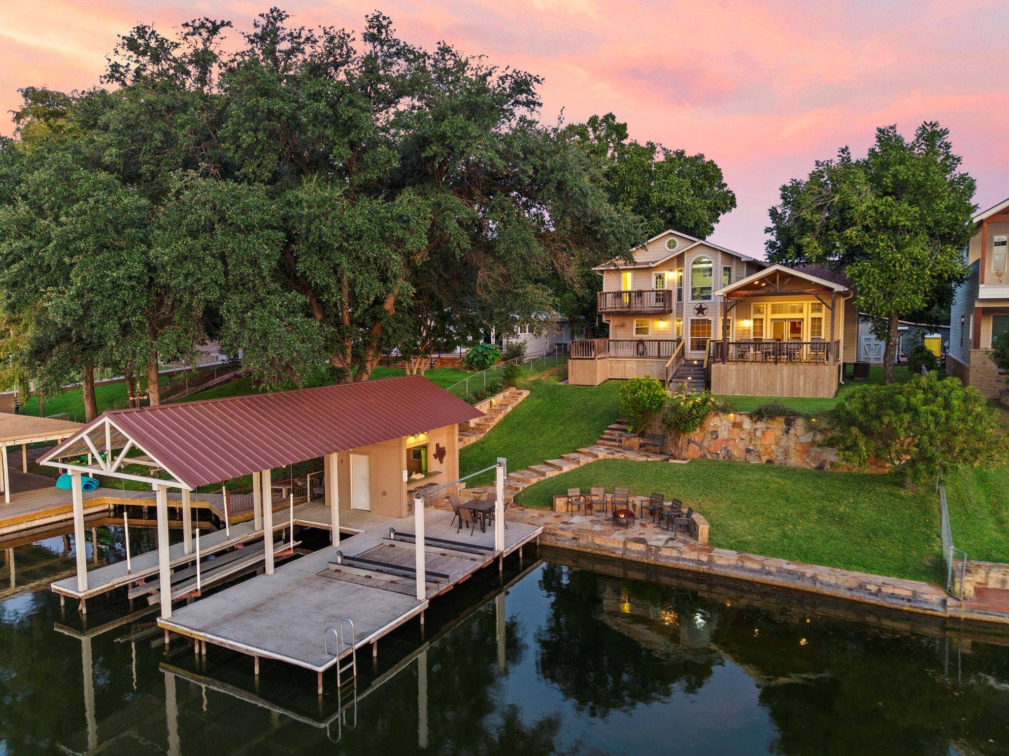 1932 Granite Cove RD, Kingsland, TX 78639