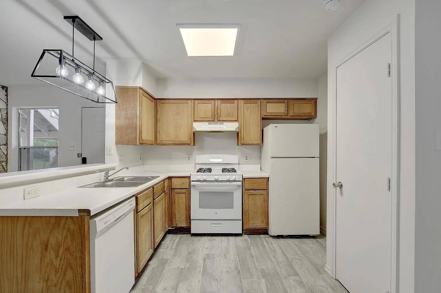 809 Bracewood CIR #A, San Marcos, TX 78666