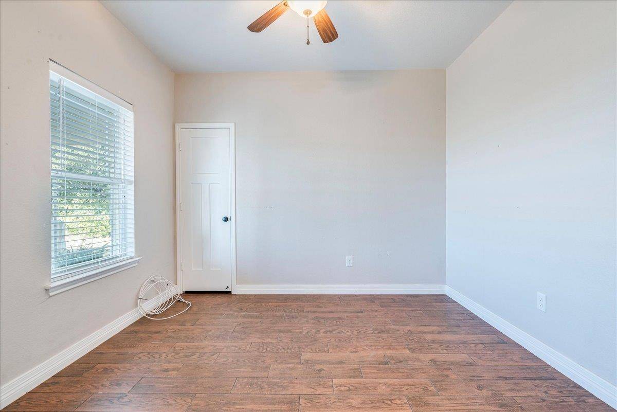 109 Deep Lake CIR, Liberty Hill, TX 78642