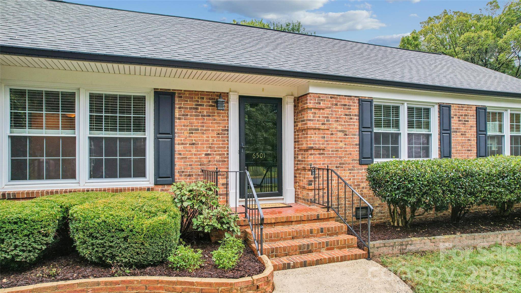 6501 Wheeler DR, Charlotte, NC 28211