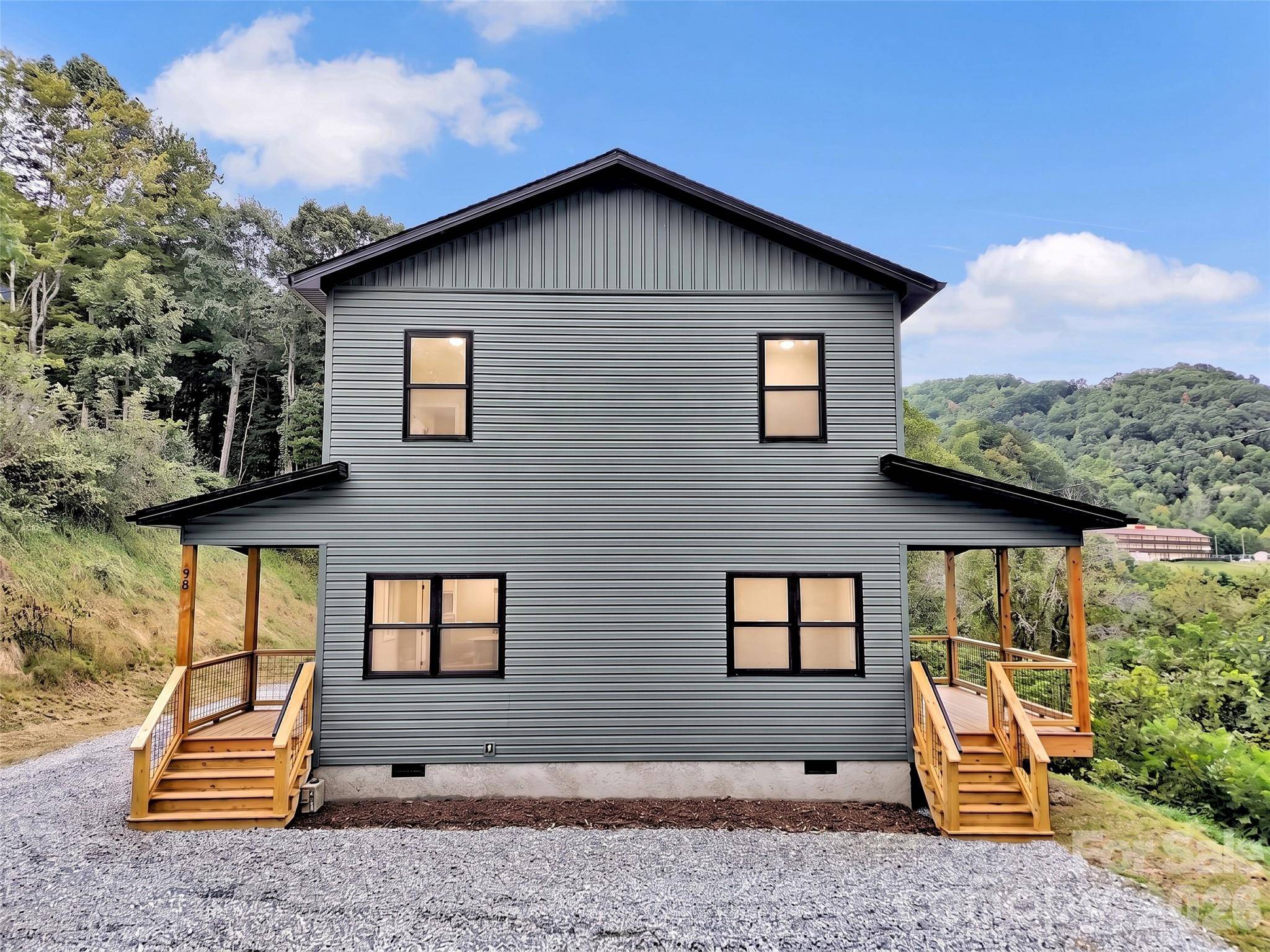 98 Mcelroy ST, Waynesville, NC 28786