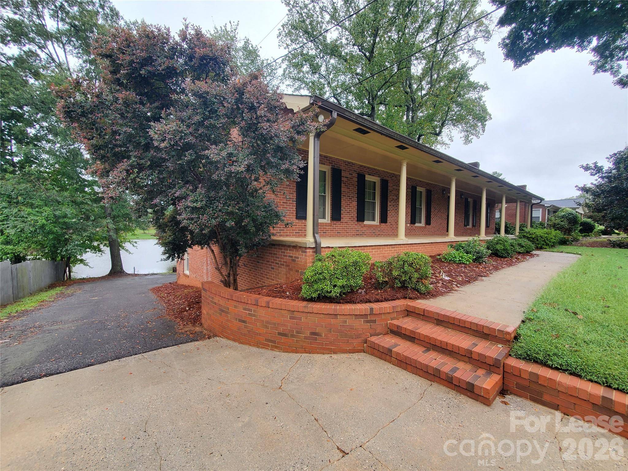 614 Carolina AVE S, Statesville, NC 28677