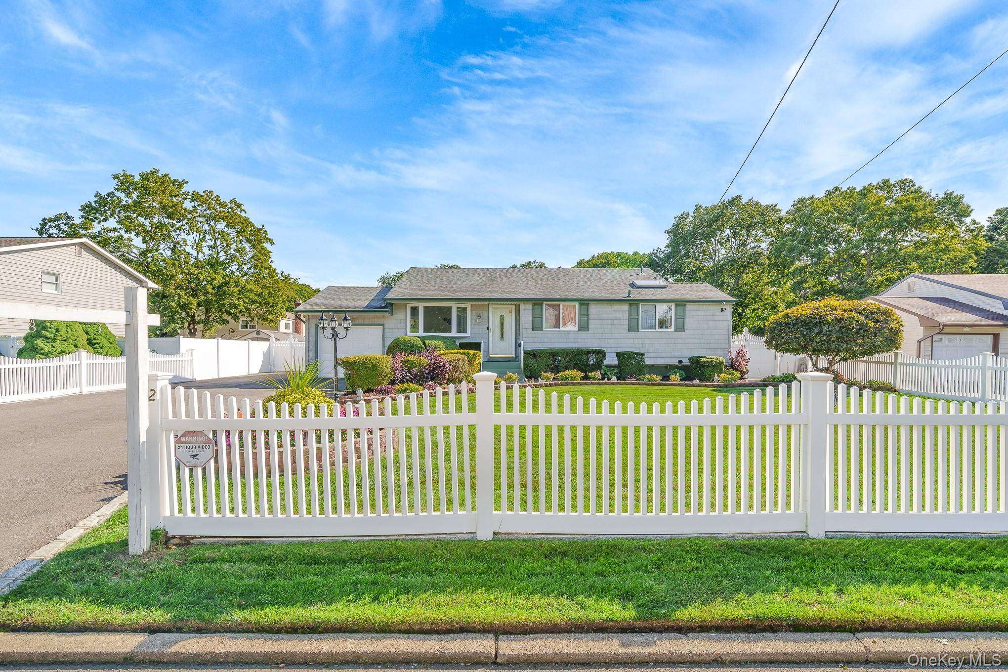 22 W Willow ST, Brentwood, NY 11717