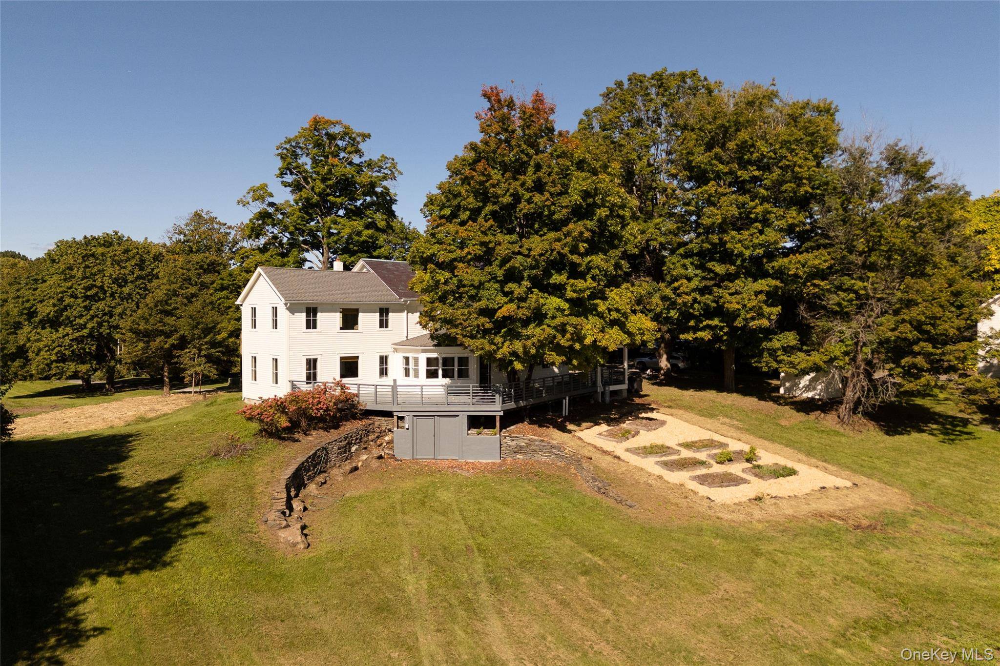 367 Viewmont RD, Germantown, NY 12526