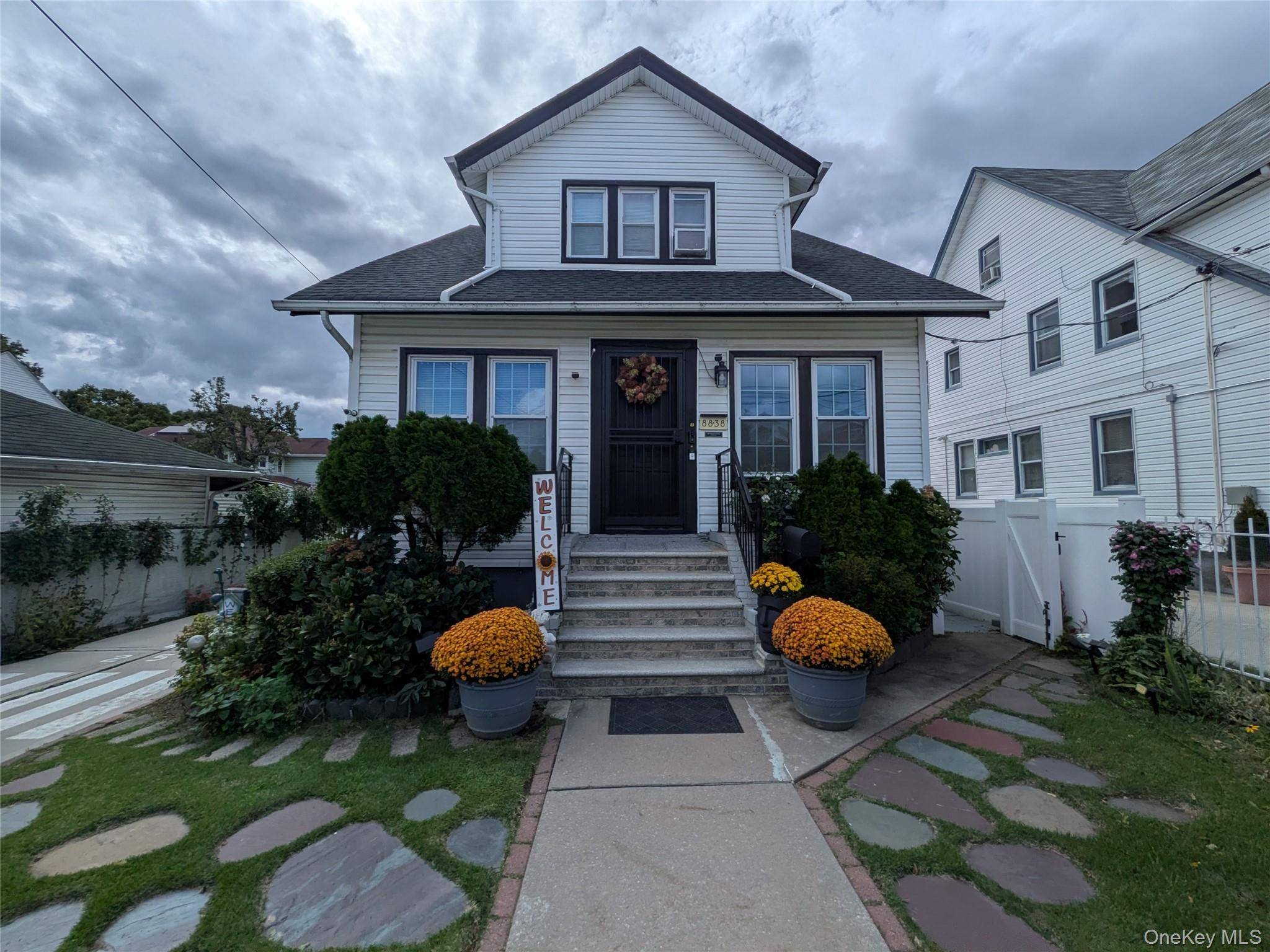 88-38 197th ST, Hollis, NY 11423