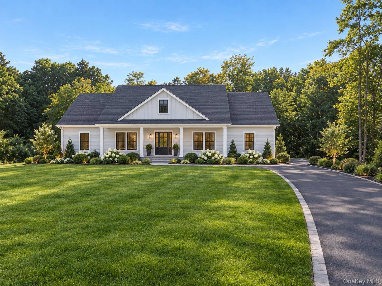 153 S Quaker LN, Hyde Park, NY 12538