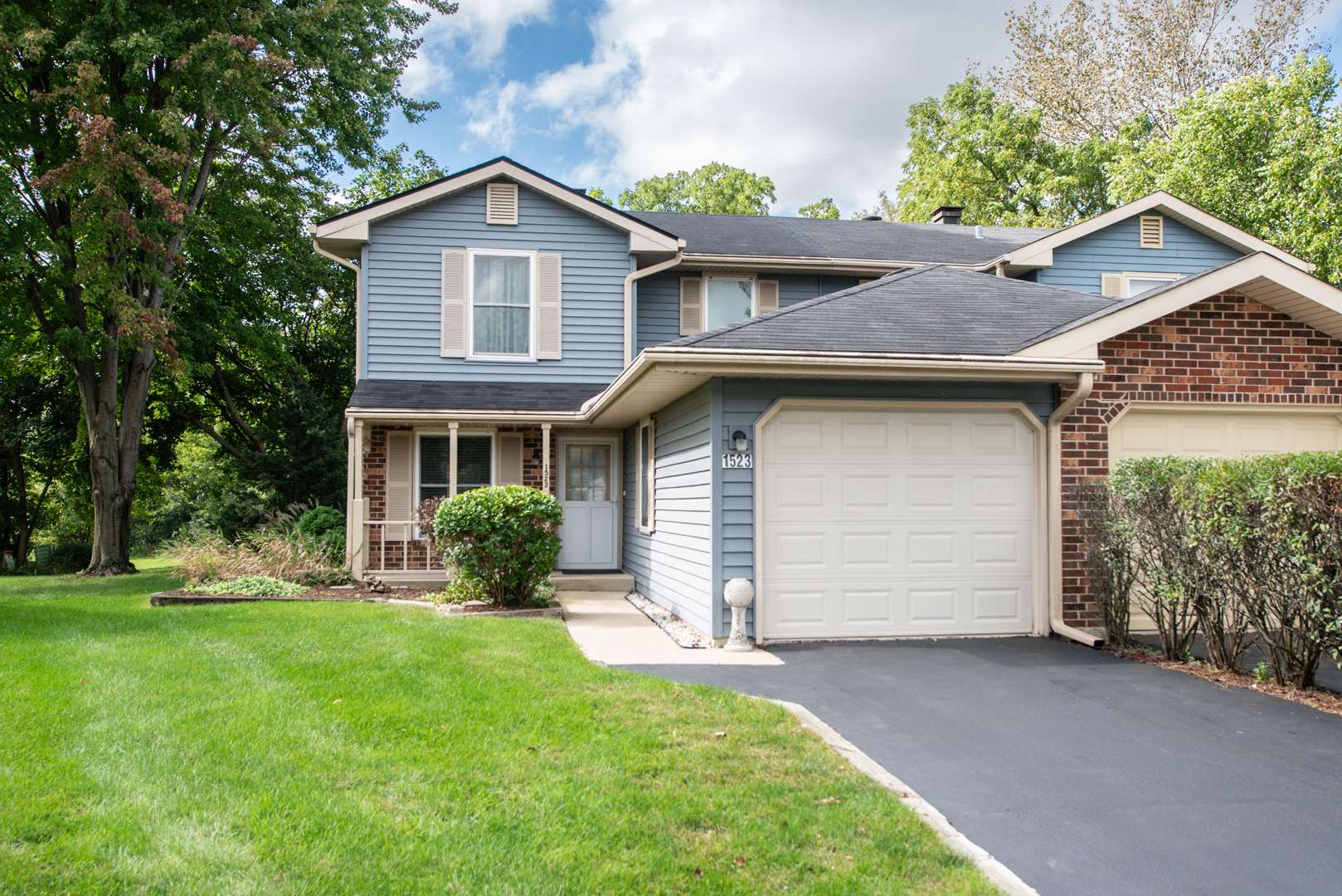 1523 Lighthouse DR, Naperville, IL 60565