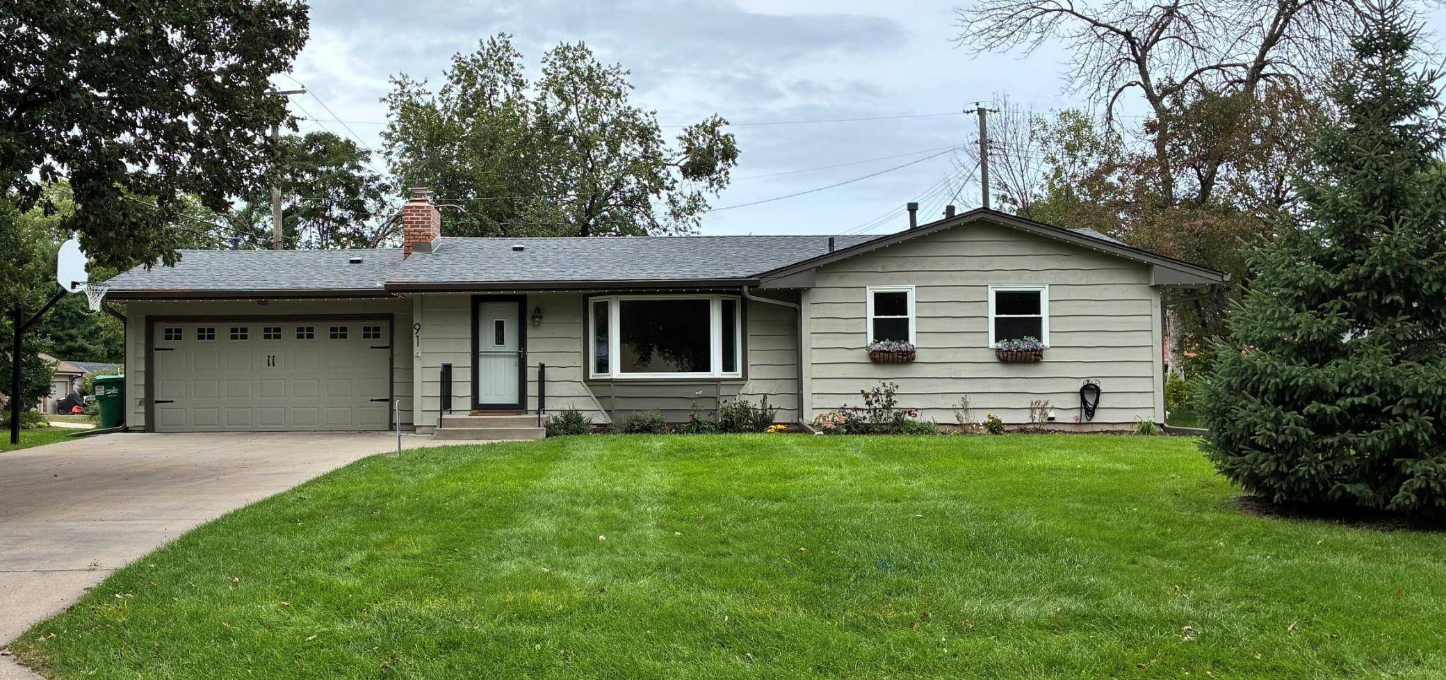 91 65 1/2 WAY NE, Fridley, MN 55432