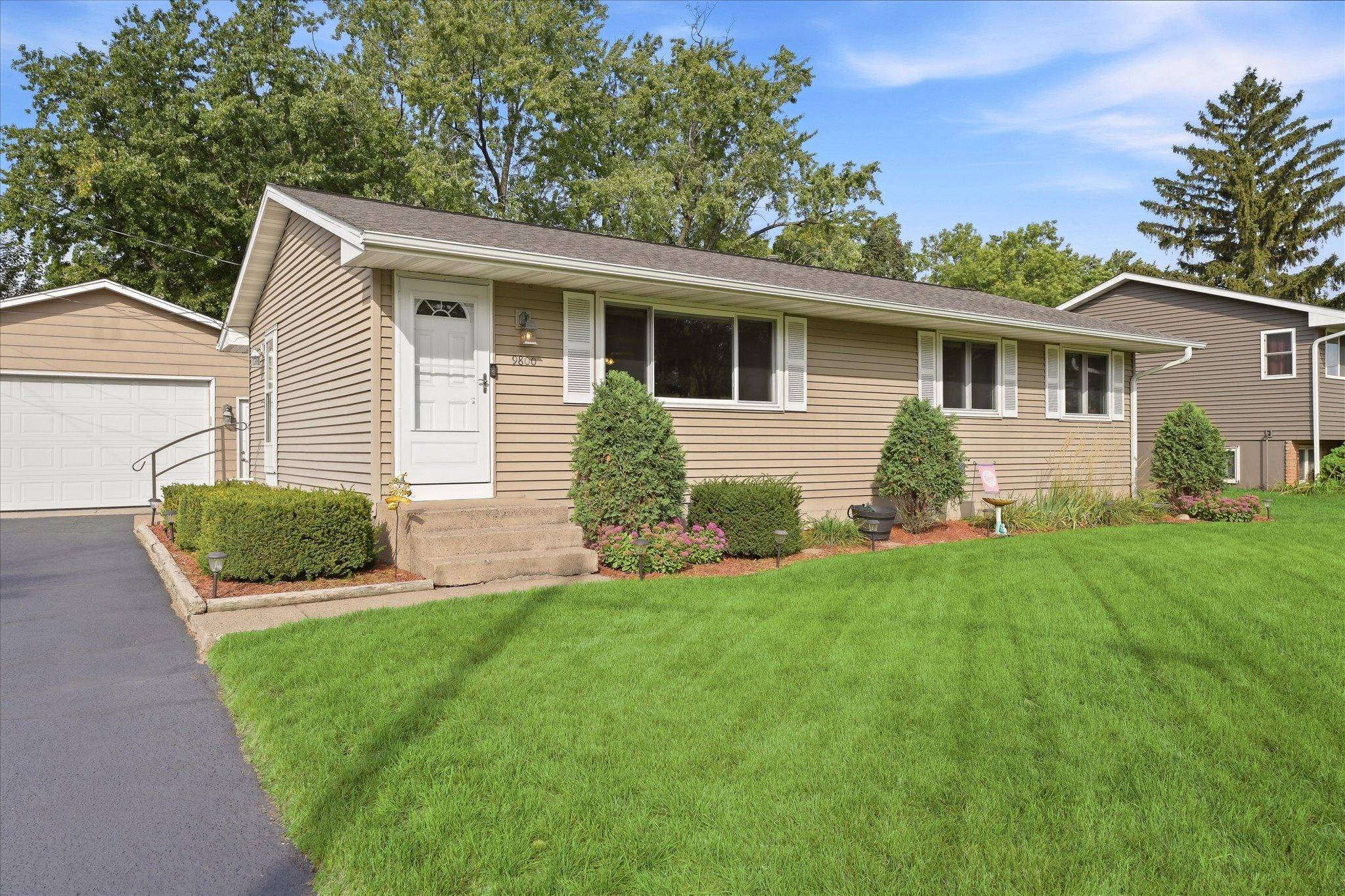 9800 3rd ST NE, Blaine, MN 55434