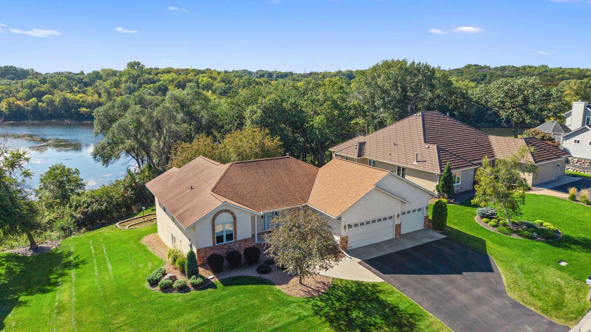 1588 Blackhawk Lake DR, Eagan, MN 55122
