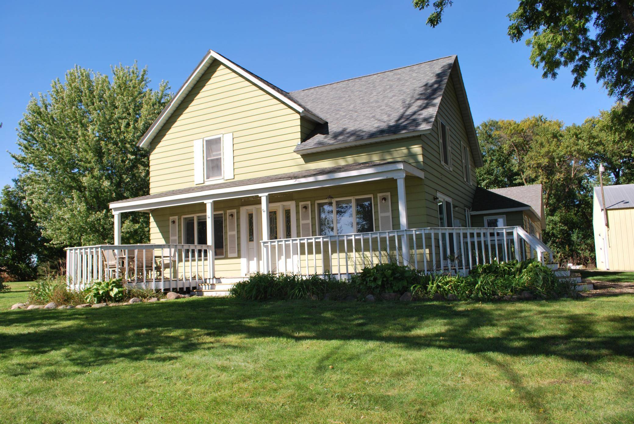 911 Lake Aires RD, Fairmont, MN 56031