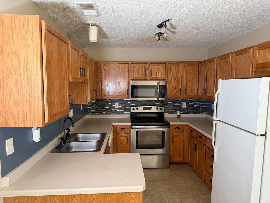 913 Serenity CIR, Norwood Young America, MN 55397