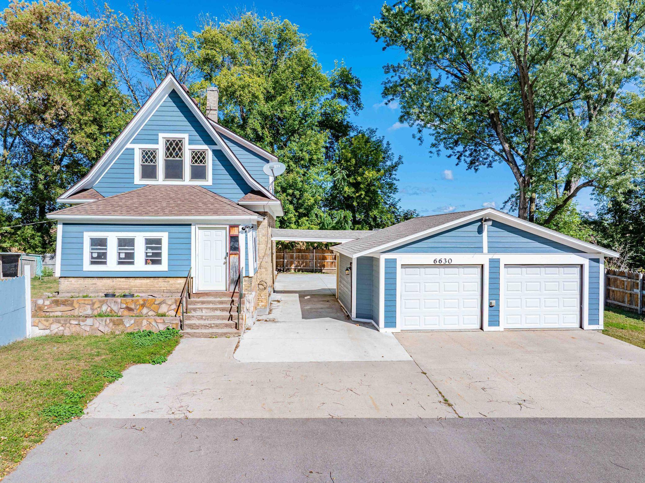 6630 Augusta RD, Chaska, MN 55318