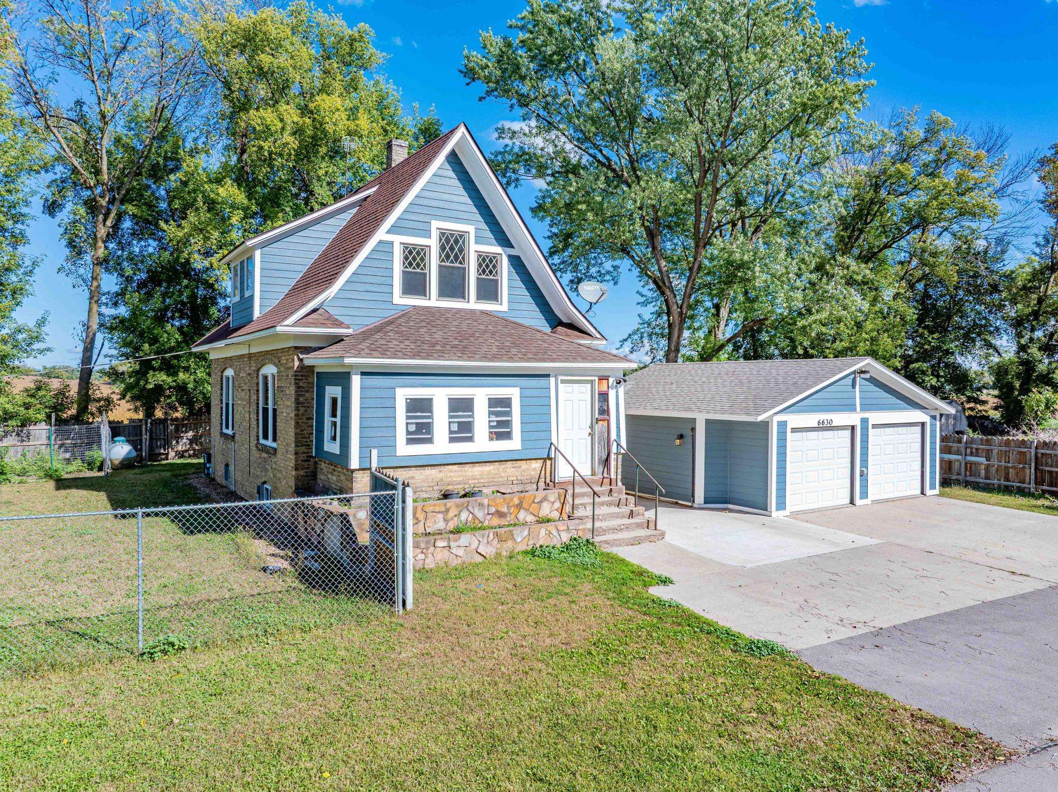 6630 Augusta RD, Chaska, MN 55318