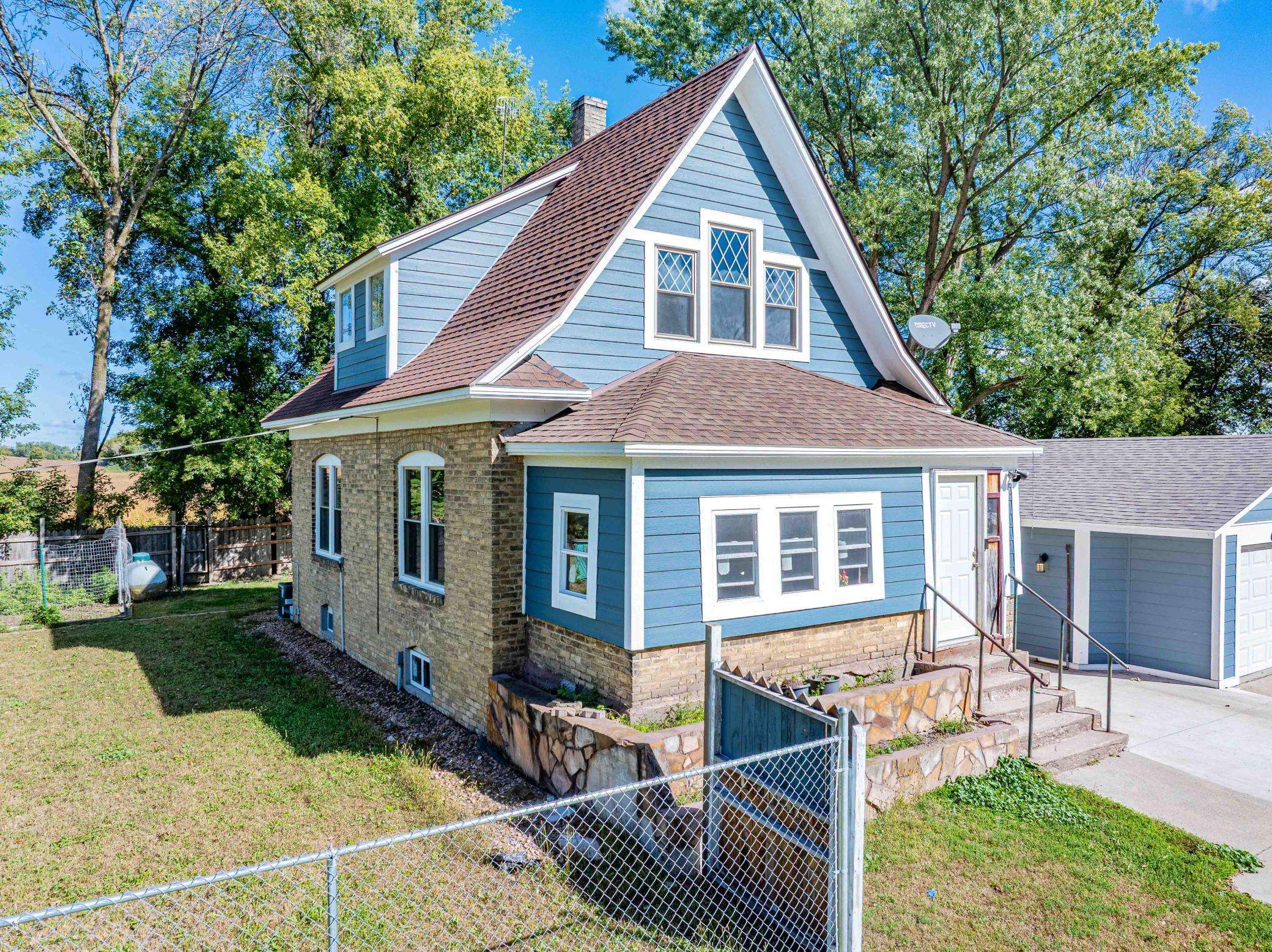 6630 Augusta RD, Chaska, MN 55318