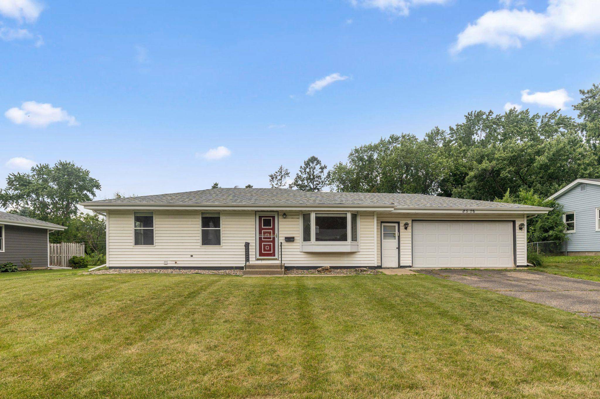 8508 Rich AVE S, Bloomington, MN 55437