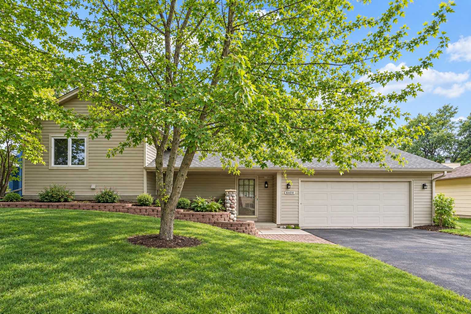 8408 Sheridan AVE N, Brooklyn Park, MN 55444