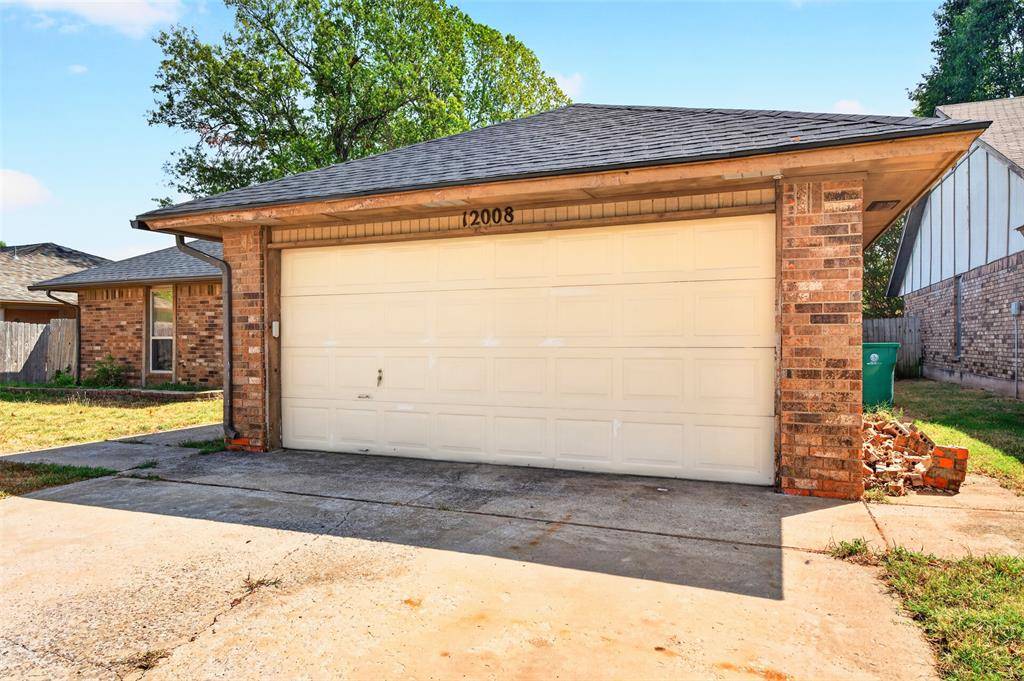 12008 SW 4th ST, Yukon, OK 73099