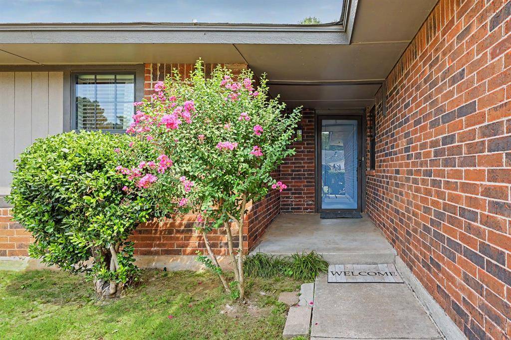 521 Cherryvale RD, Edmond, OK 73003