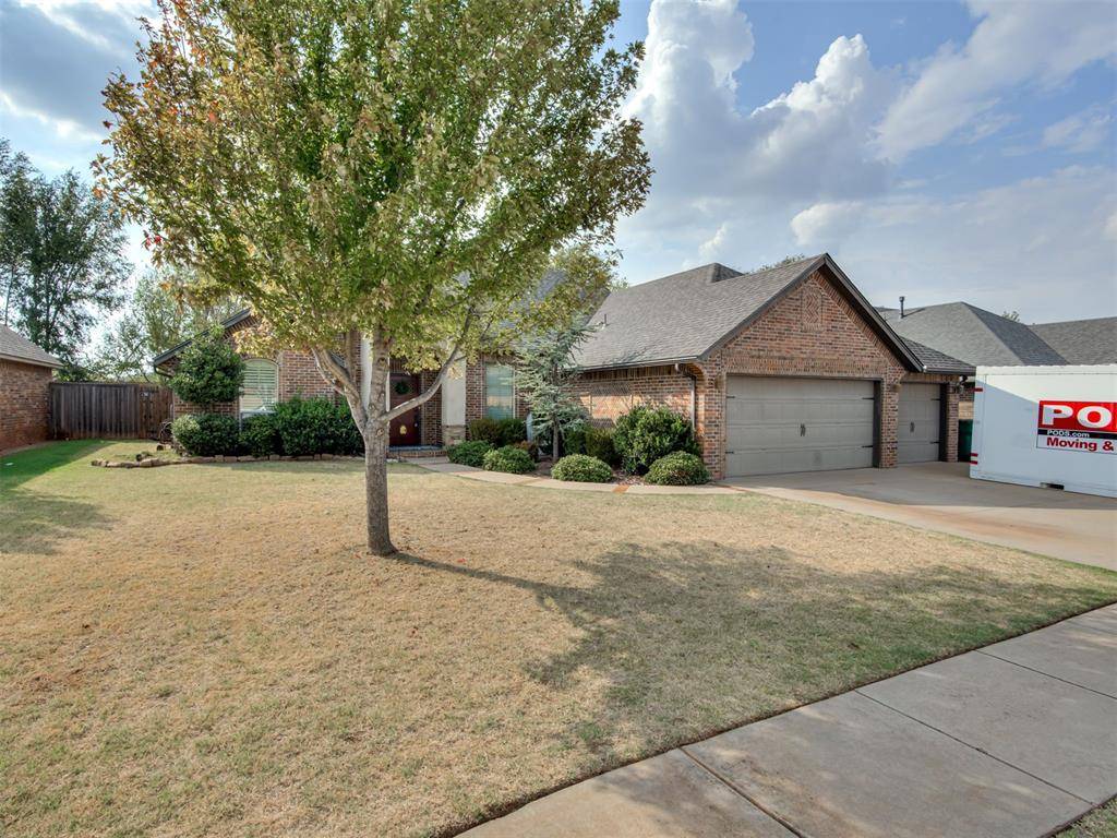 2113 Sycamore Creek AVE, Yukon, OK 73099