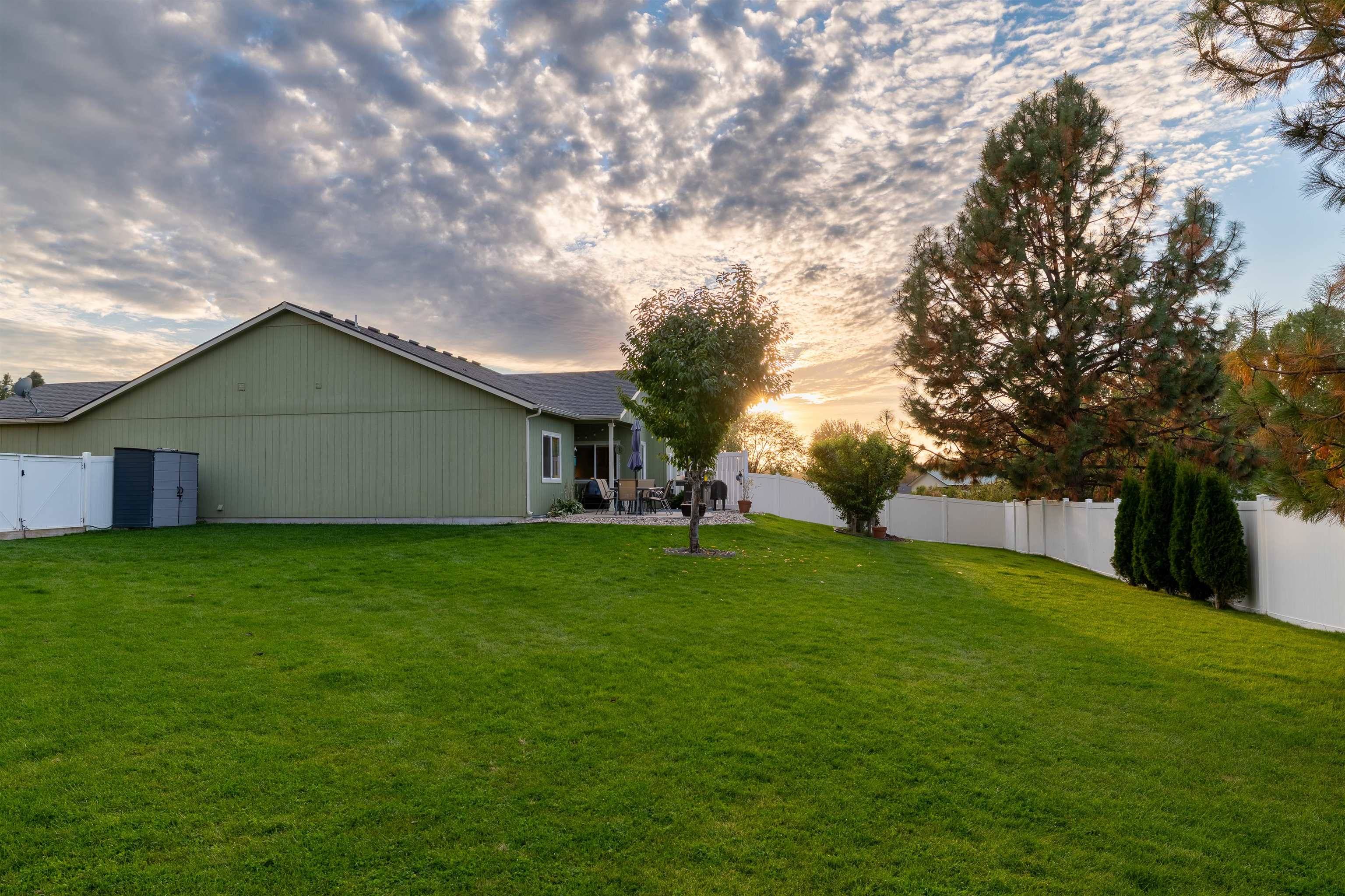 1513 E First Ct, Deer Park, WA 99006