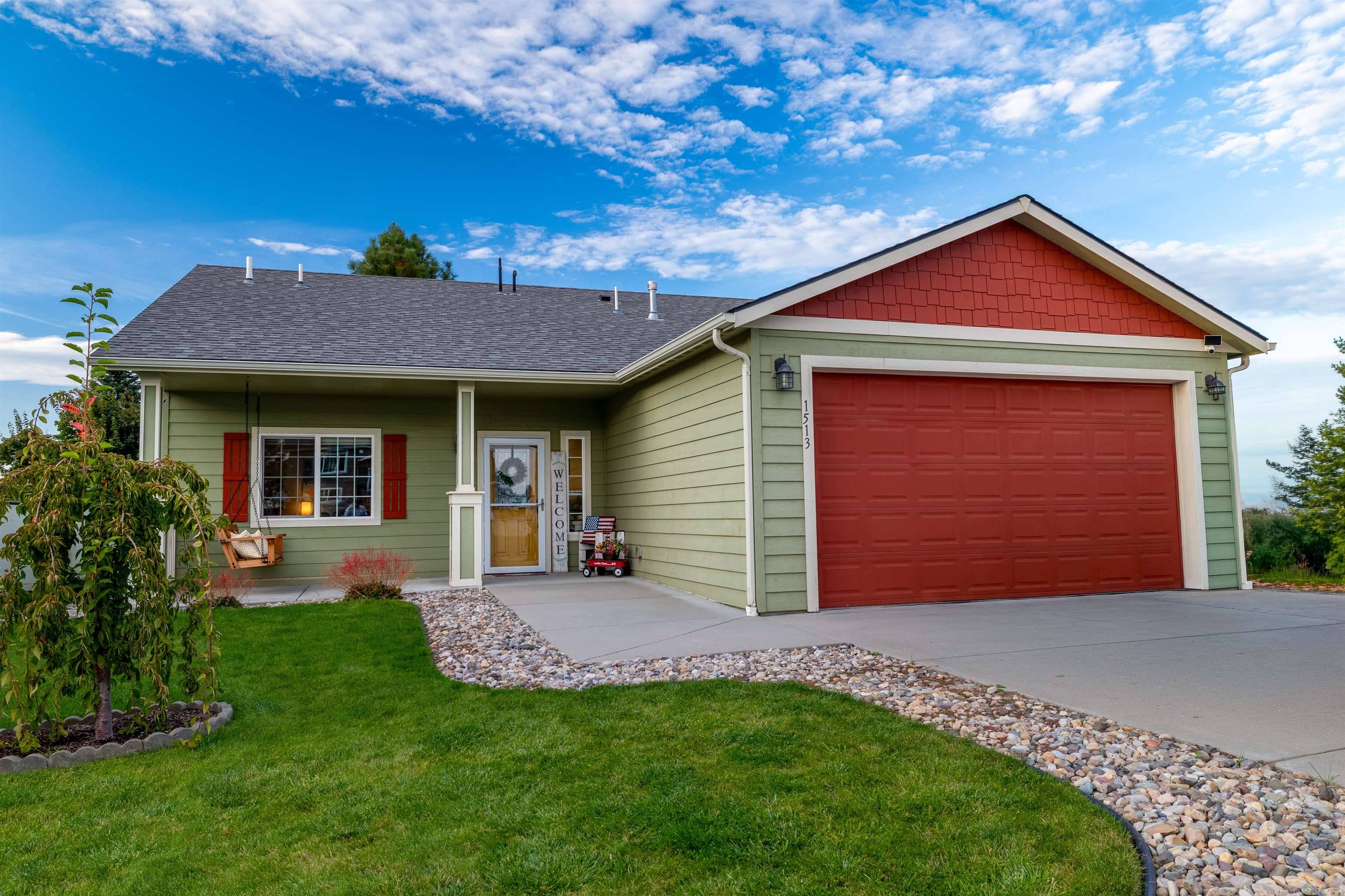 1513 E First Ct, Deer Park, WA 99006