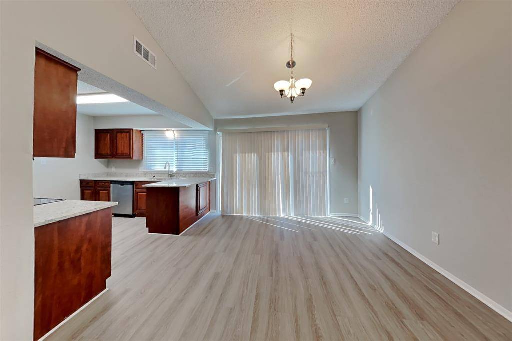 1702 Crimson Court, Arlington, TX 76018