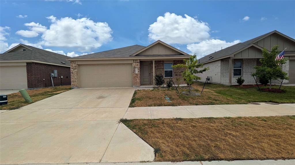 4952 Stonebridge Drive, Ennis, TX 75119