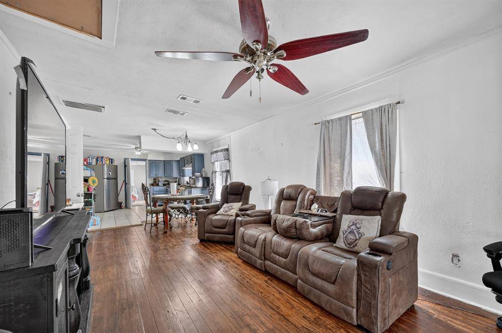 2216 Suewood Lane, Dallas, TX 75217