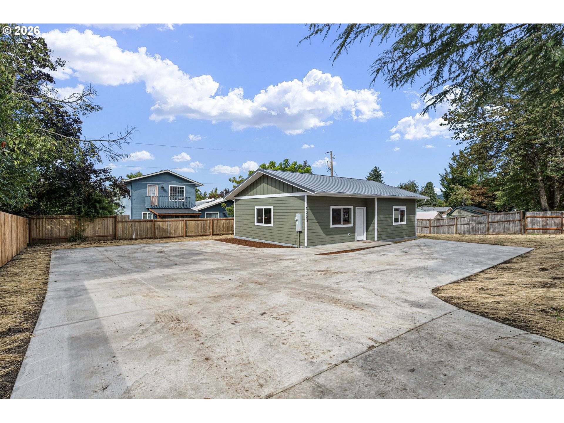 1723 S 6th ST, Cottage Grove, OR 97424