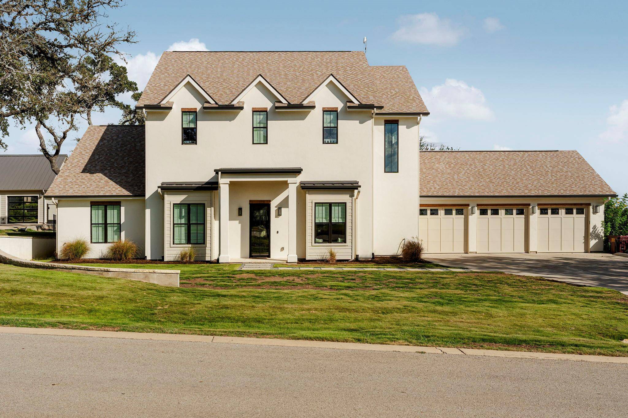 150 Charro Vista DR, Driftwood, TX 78619