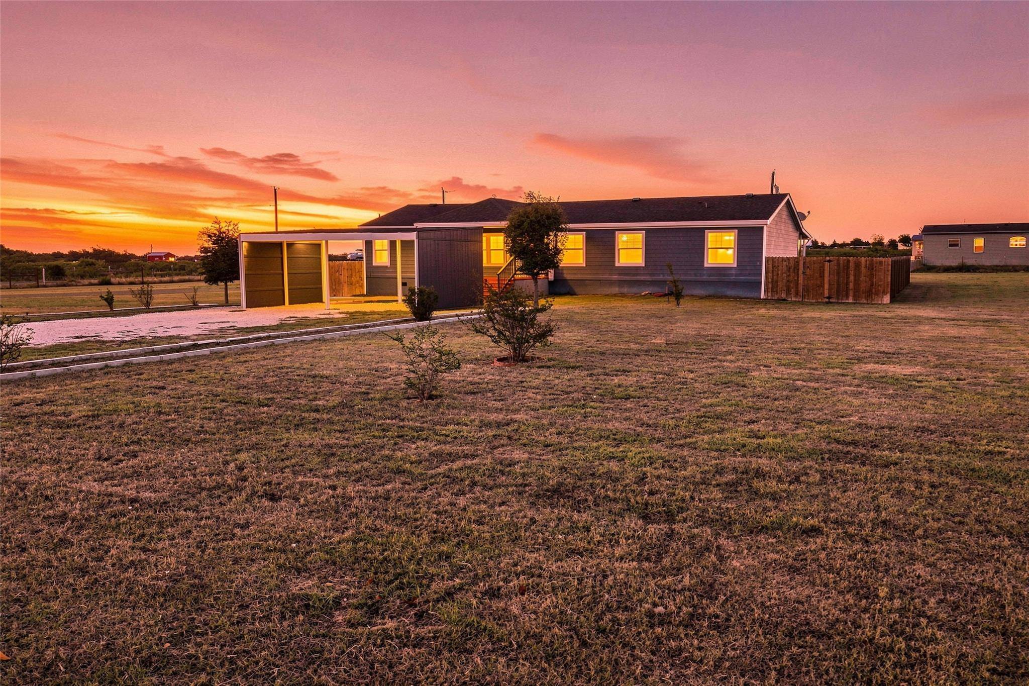 2709 County Road 463, Elgin, TX 78621