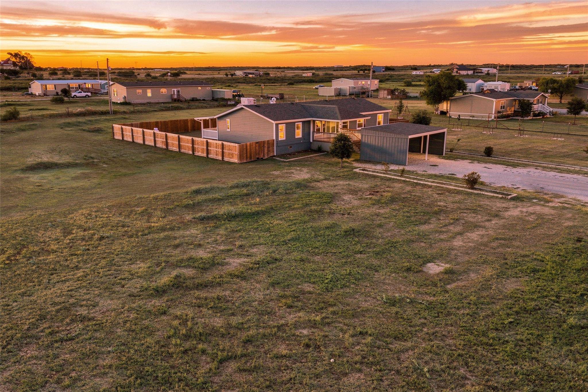 2709 County Road 463, Elgin, TX 78621